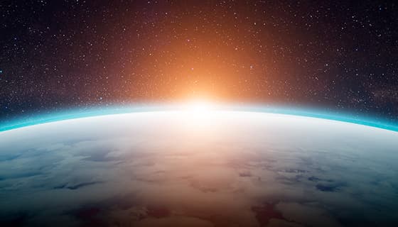 在太空上看地球日出高清图片素材(JPG)