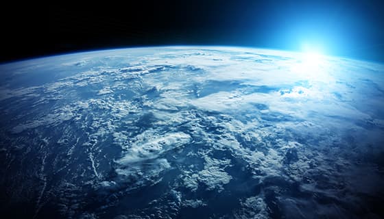 从太空上看连绵起伏的蓝色地球高清图片素材(JPG)