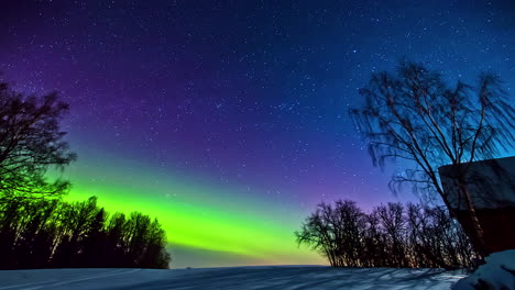 冬季的星空和极光延时摄影